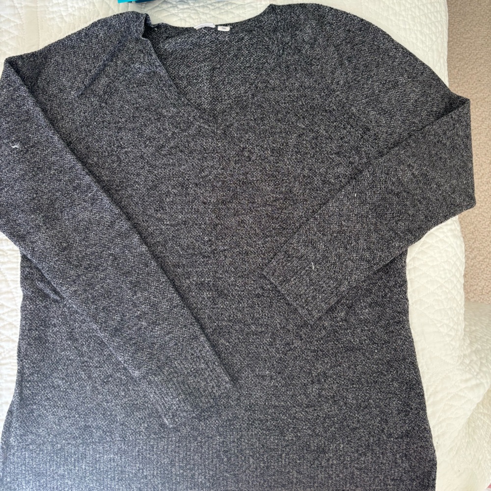 Gap sweater